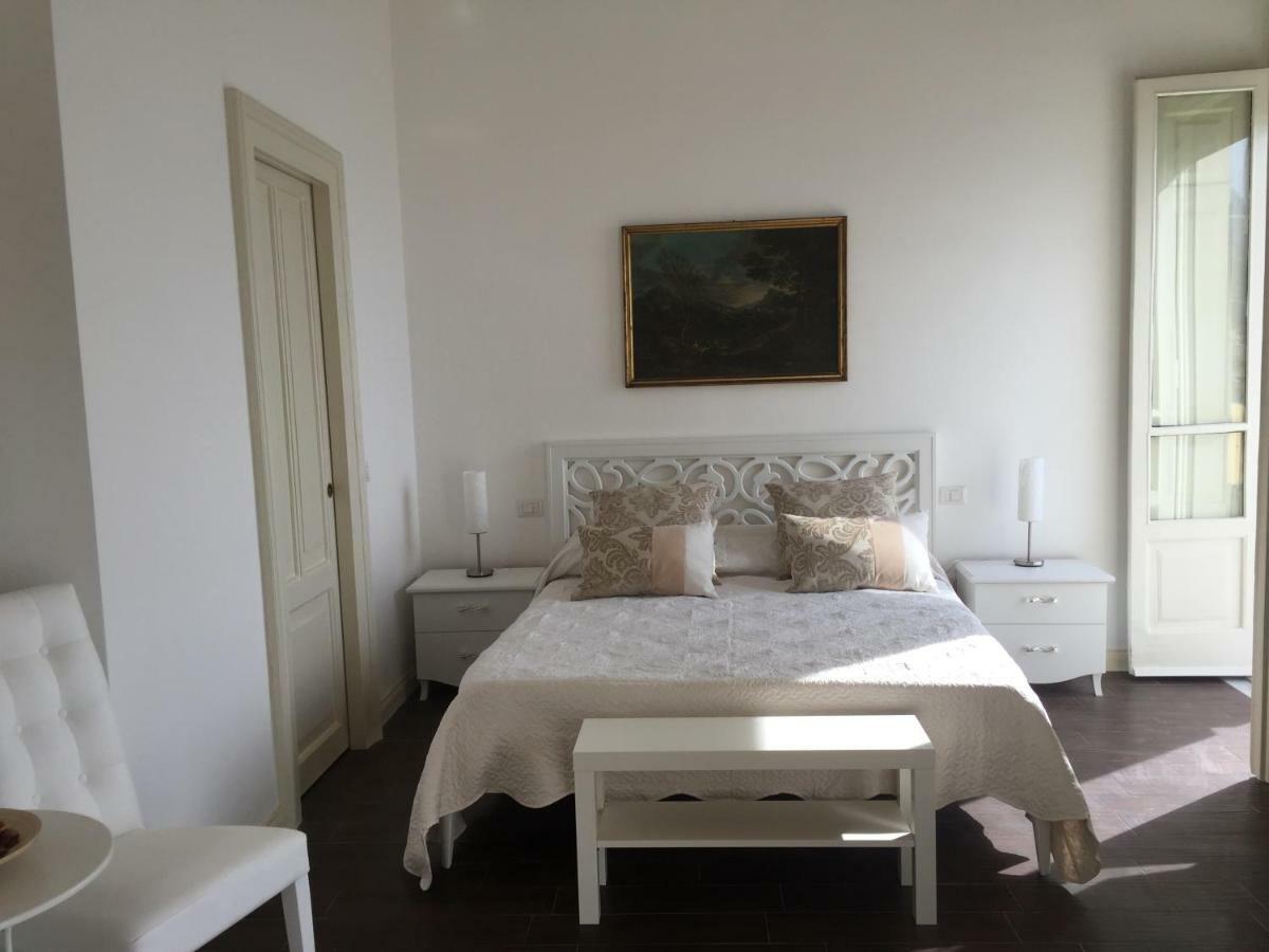 B&B Di Mare E D'Azzurro 살레르노 외부 사진