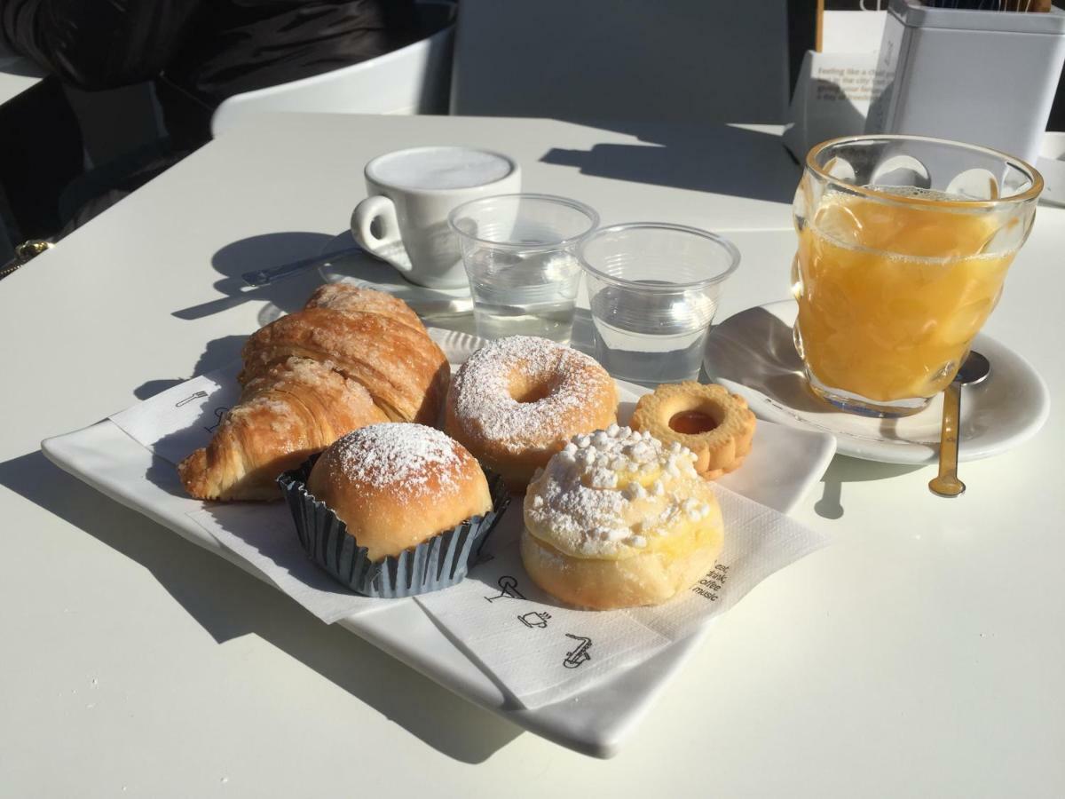 B&B Di Mare E D'Azzurro 살레르노 외부 사진